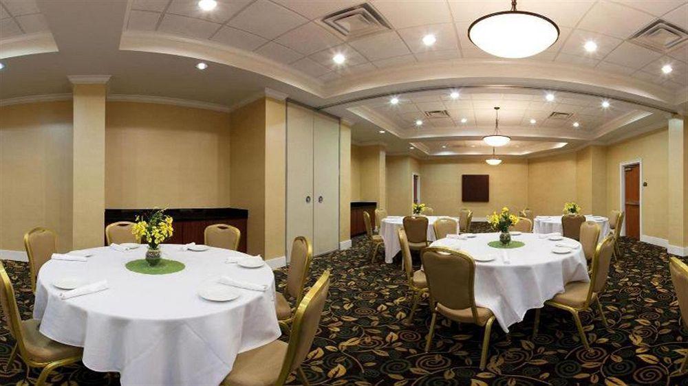 Holiday Inn Brunswick I-95 Экстерьер фото